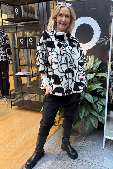 Hovedbilde 2134 poncho med glidelås fra My Soul