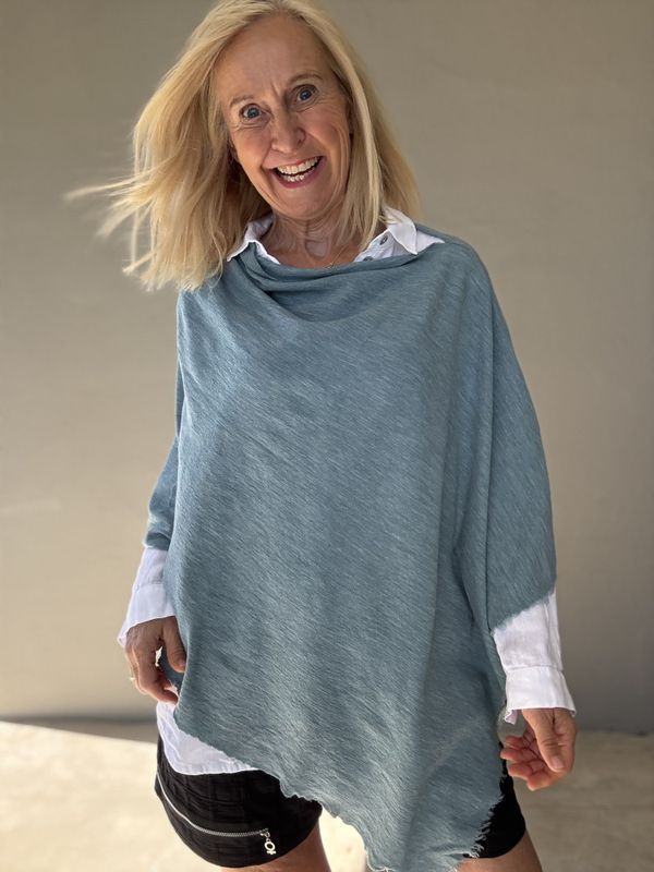 1001 Poncho i merinoull 