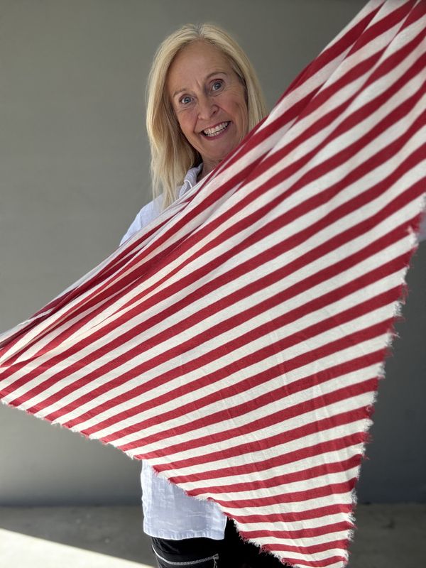 1023 By basics trekant sjal