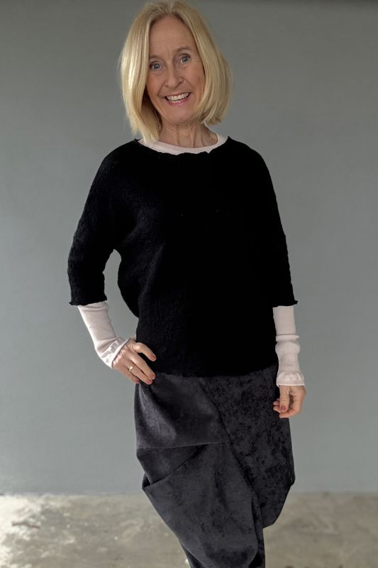 By basics 4506, genser i bubble wool med kortere arm.