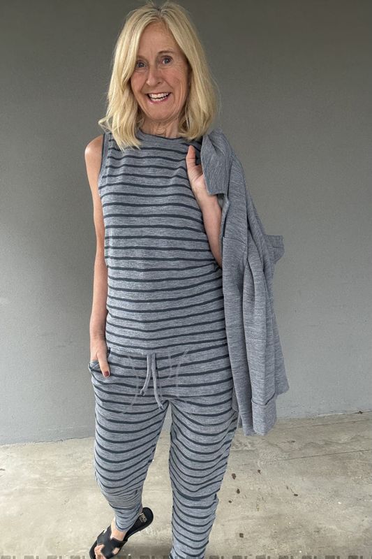 2007 By basics vest / topp